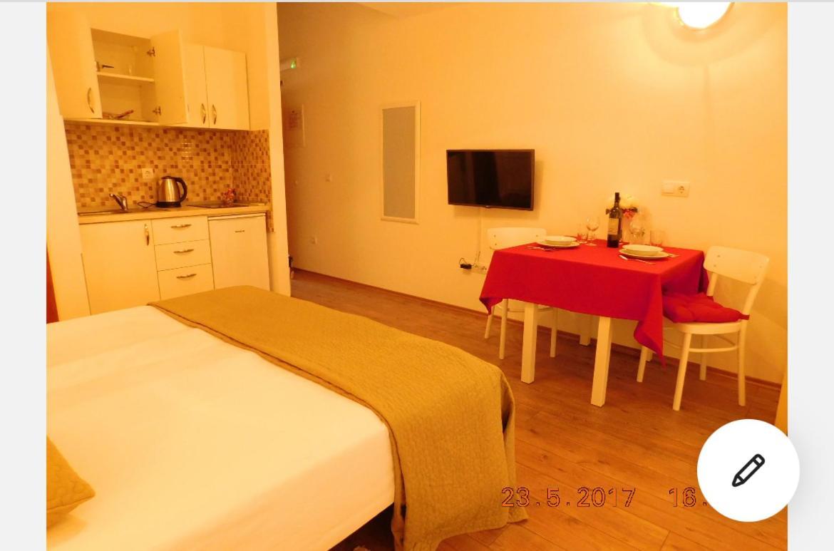 Ljuta Naranca Apartment