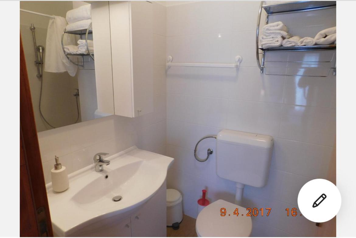 Apartment Ljuta Naranca *